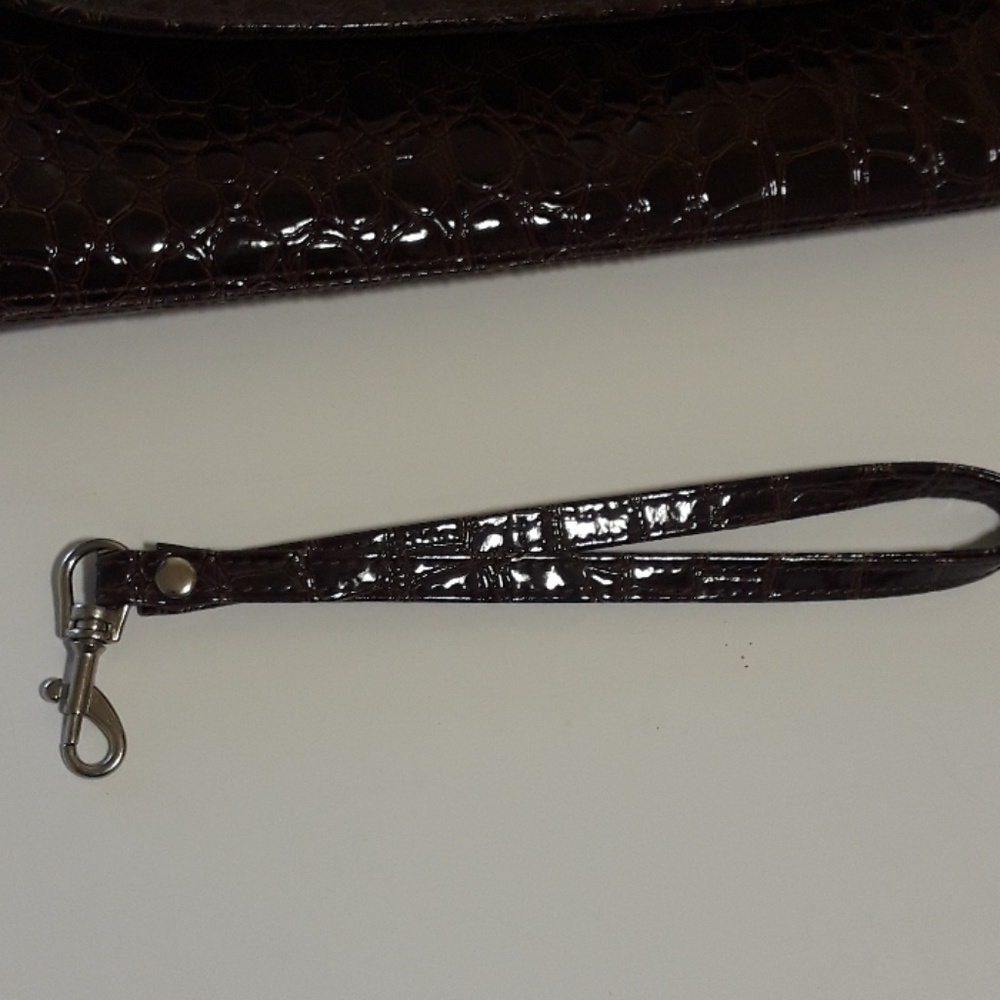 Women's Faux Alligator Handbag Clutch Brown - Picture 4 of 4